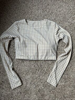 Astoria long sleeve active top in Beige and White